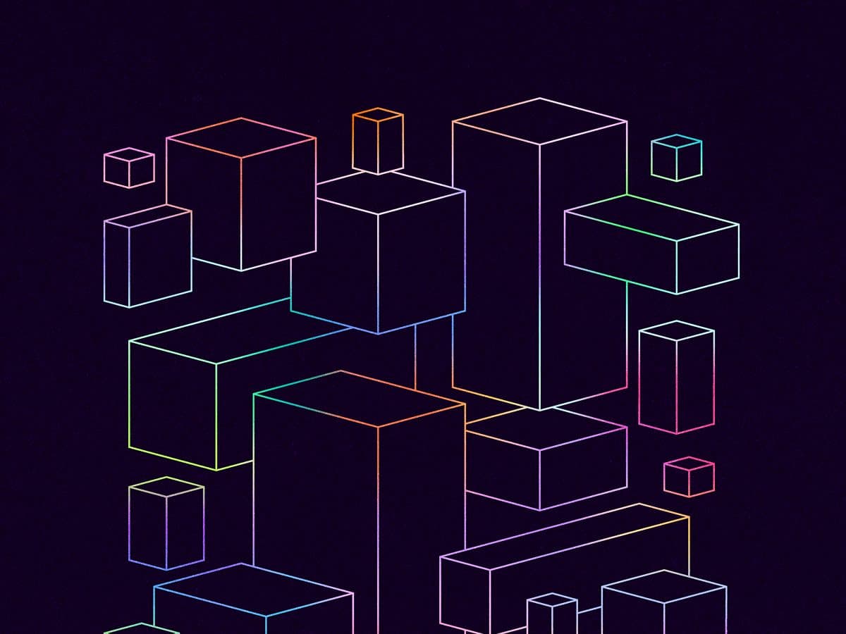 Un'illustrazione astratta di cubi tridimensionali delineati, sparsi su uno sfondo blu navy scuro, usata come grafica principale della pagina AWS.