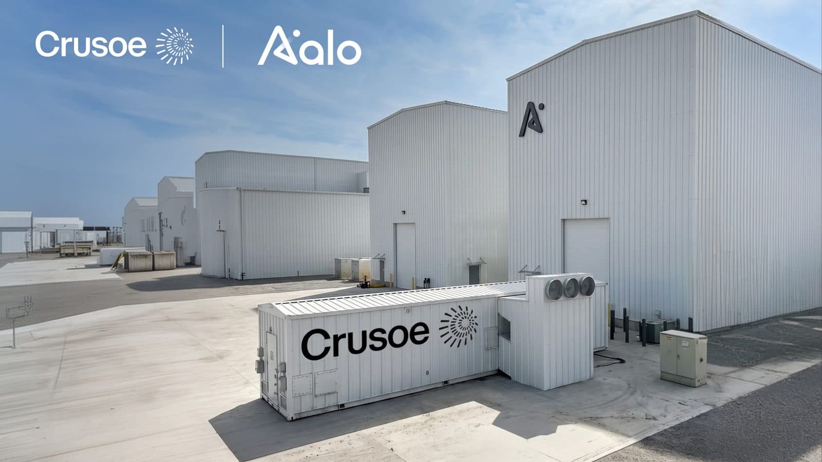 Crusoe와 Aalo 브랜드가 표시된 Crusoe 모듈형 데이터센터 유닛.