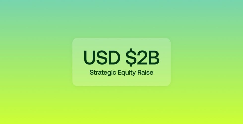 La card dell’annuncio di Firmus su sfondo verde sfumato, con la scritta "USD $2B Strategic Equity Raise"