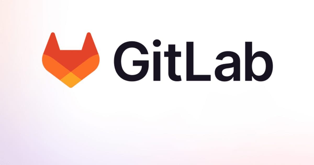O logotipo da GitLab ao lado de sua mascote tanuki laranja, sobre fundo branco.