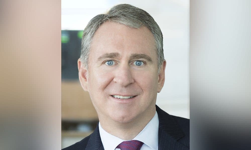 Portrait du fondateur de Citadel, Ken Griffin, en costume sombre