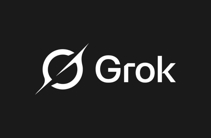 검은 배경 위에 흰색으로 표시된 Grok 로고와 워드마크