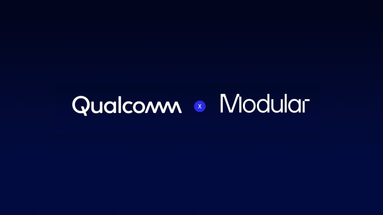 شعارا Qualcomm وModular جنبًا إلى جنب.