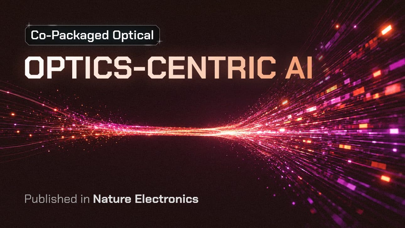 분홍색과 주황색 빛의 줄무늬 위에 Nature Electronics 게재를 알리며 ‘Co-Packaged Optical’과 ‘Optics-Centric AI’라고 적힌 SK hynix 연구 카드.